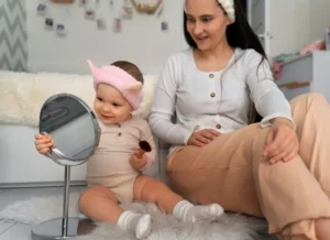 العناية بشعر الرضيع في الشهور الأولى