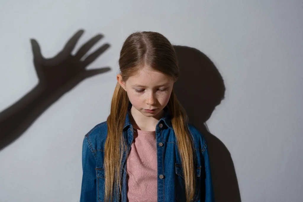 بعض العلامات التى تدل على وجود مشكلة نفسية عند طفلك