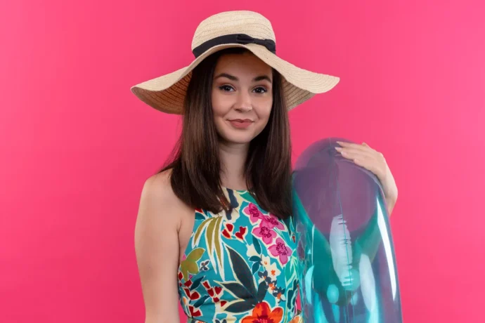 أخر صيحات ملابس البحر النسائية موضة 2025: إطلالة ساحرة وعصرية على الشاطئ 5 ملابس البحر النسائية موضة 2025