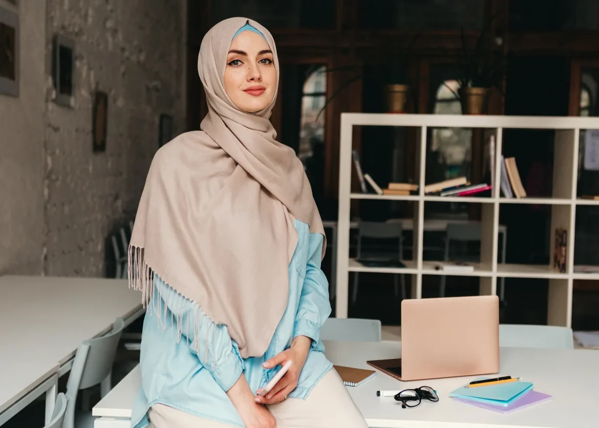 ستايل محجبات أنيق للمكتب 2025