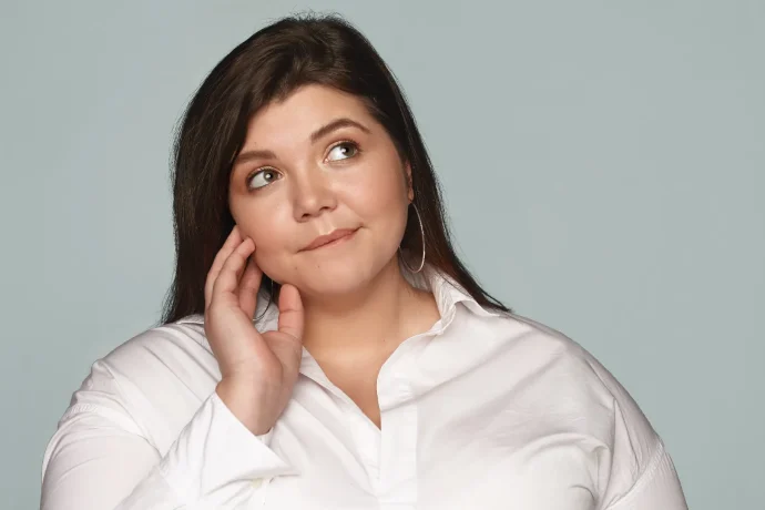 وجه مرأة ممتلئ